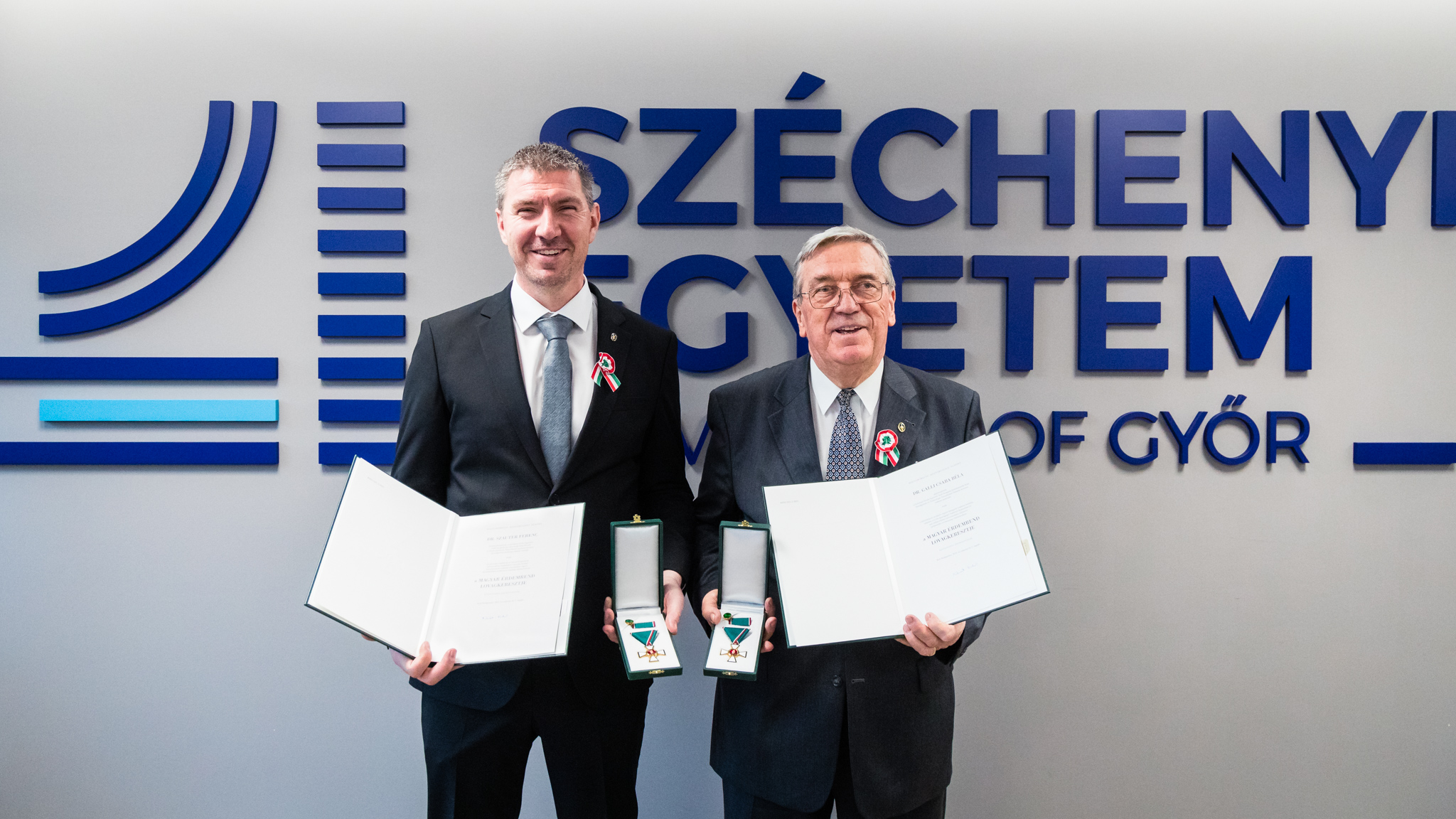 A Széchenyi István Egyetem több munkatársa vehetett át magas kitüntetést a nemzeti ünnep alkalmából
