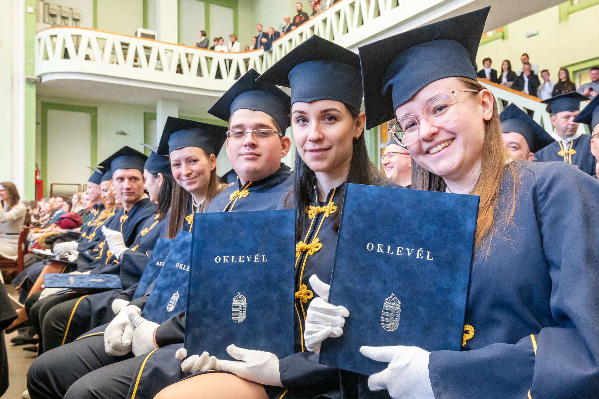 A jövő szakemberei vették át diplomáikat a Széchenyi István Egyetem mosonmagyaróvári karán