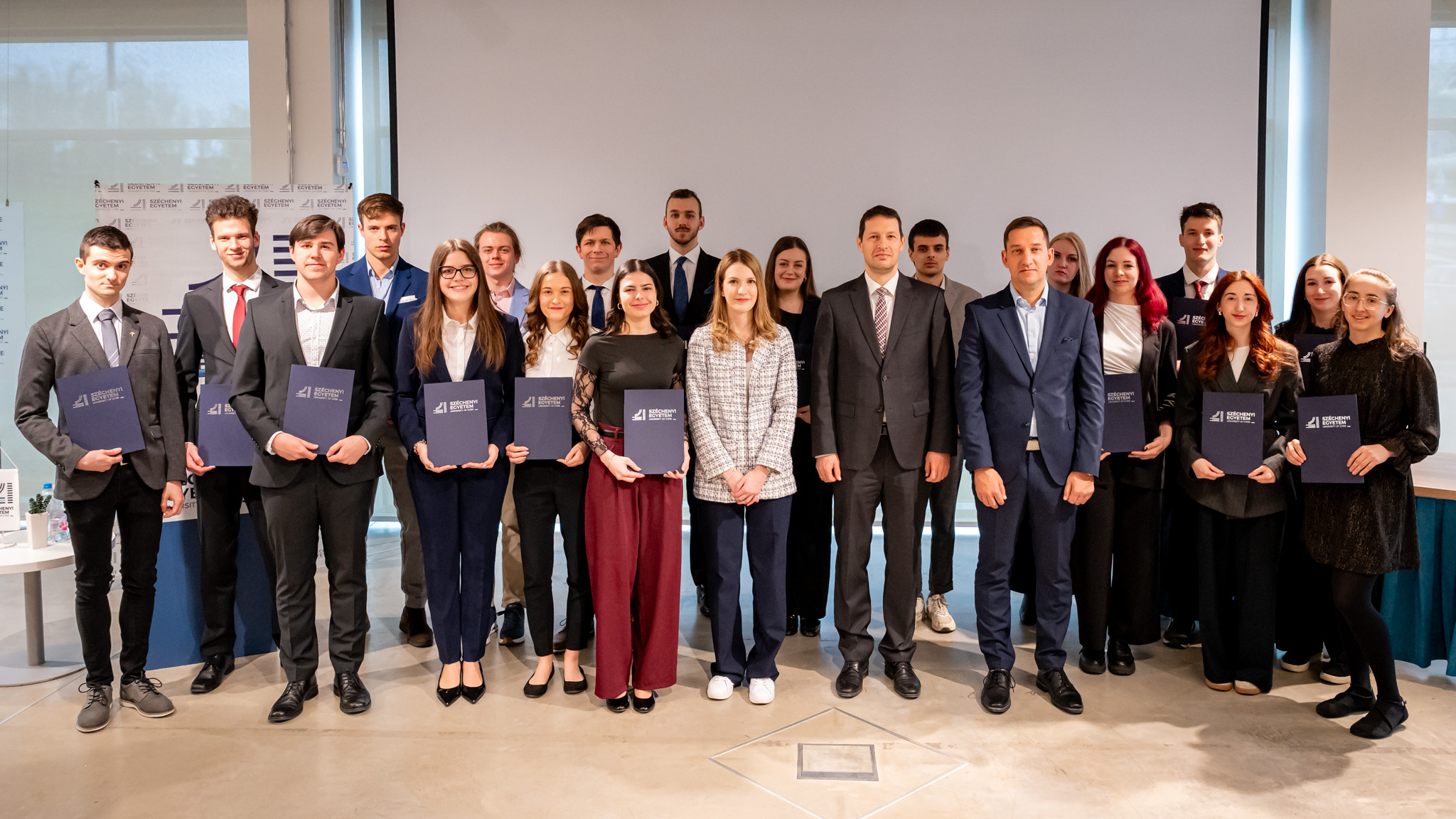 Élsportolói és Hallgatói ösztöndíjakat adtak át a Széchenyi-egyetem legtehetségesebb fiataljainak