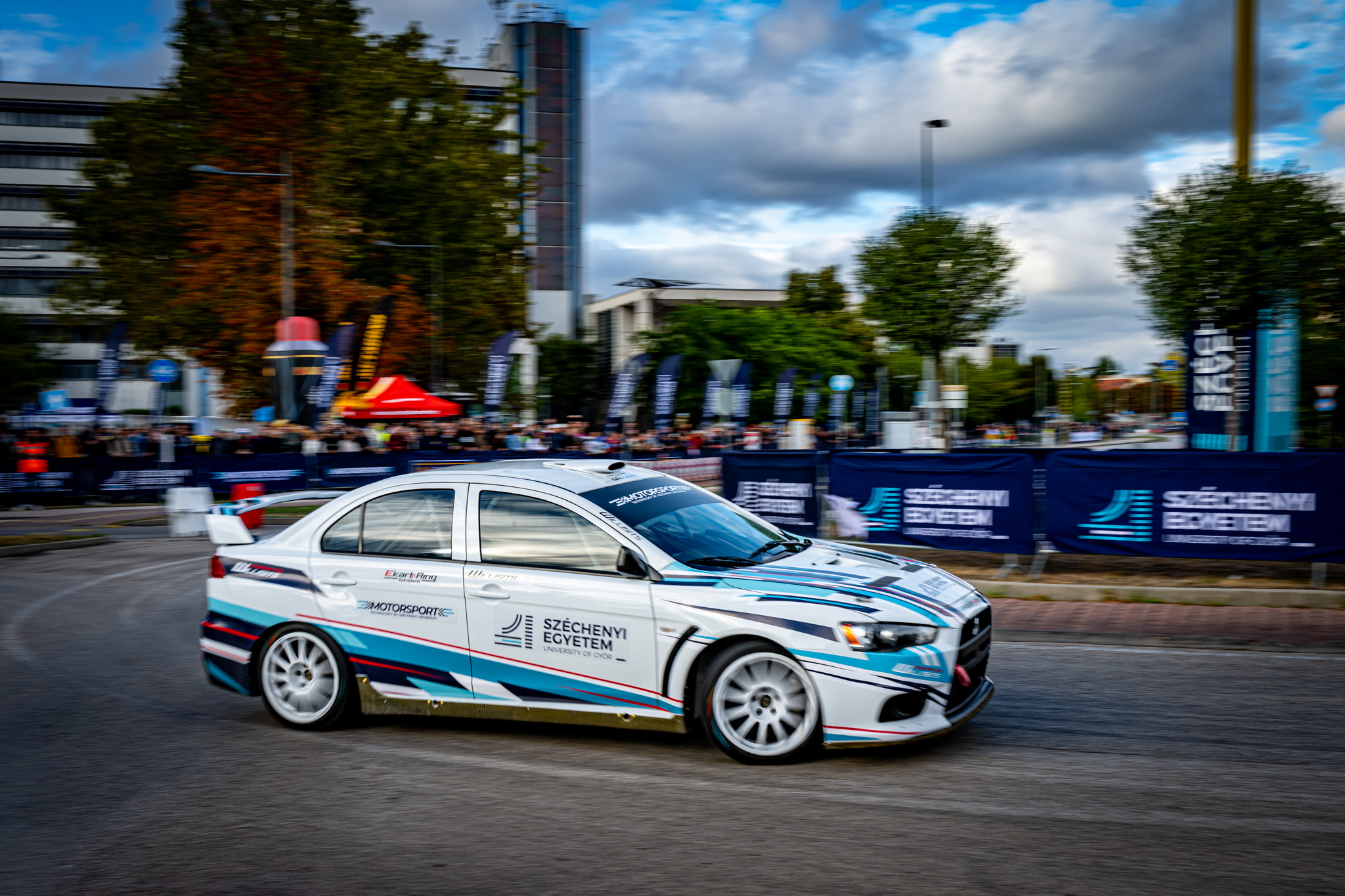 Izgalmas csatákat hozott a Széchenyi-egyetem partnerségével megrendezett 4. Uni Győr Rally